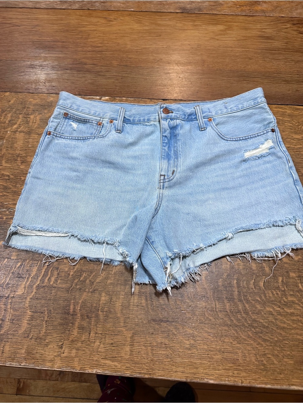 Madewell women’s sz 33 relaxed mid length Distressed Denim Cutoff Shorts